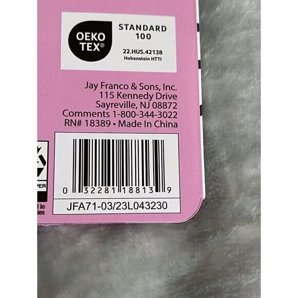 HELLO KITTY Blanket Throw 50"x70" Super Soft Plush Gray Pink White NEW - Picture 8 of 15